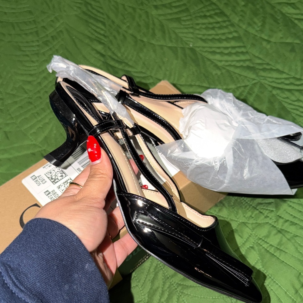 Elegant Black Women's kitten Heels